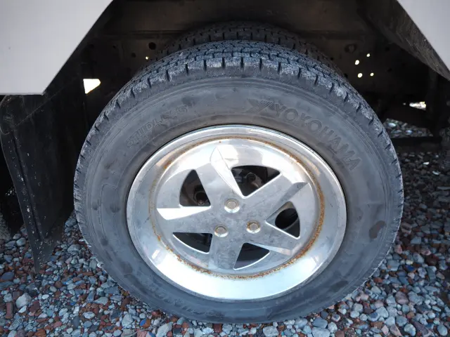 いすゞ エルフ PB-NKR81AN(2WD)の写真19