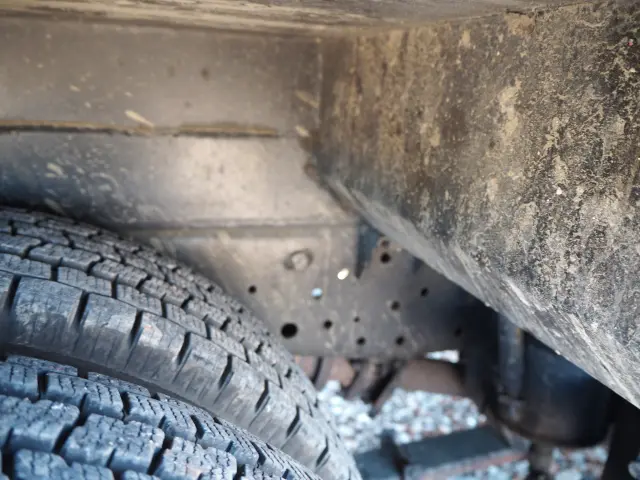 いすゞ エルフ PB-NKR81AN(2WD)の写真21