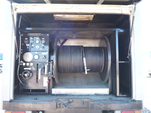 いすゞ エルフ PB-NKR81AN(2WD)の写真23