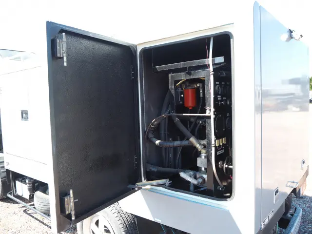 いすゞ エルフ PB-NKR81AN(2WD)の写真29