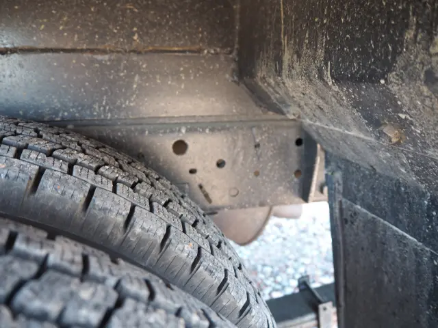 いすゞ エルフ PB-NKR81AN(2WD)の写真34