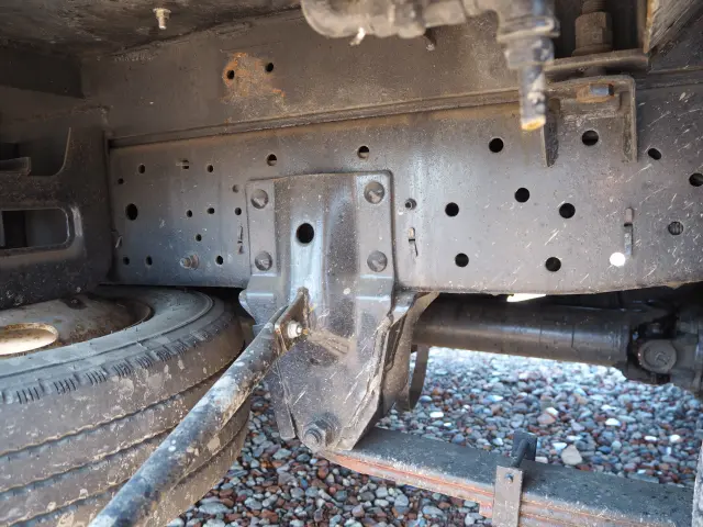 いすゞ エルフ PB-NKR81AN(2WD)の写真35