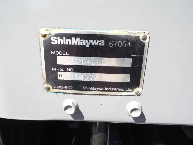 いすゞ エルフ PB-NKR81AN(2WD)の写真40