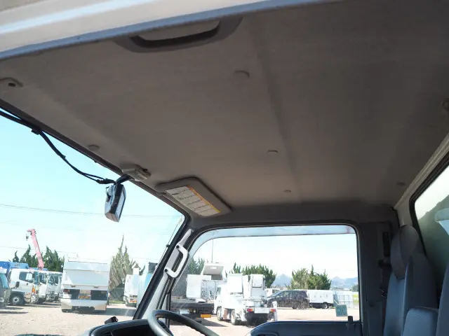 いすゞ エルフ PB-NKR81AN(2WD)の写真44