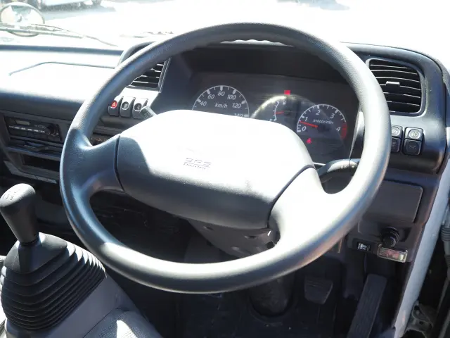 いすゞ エルフ PB-NKR81AN(2WD)の写真47
