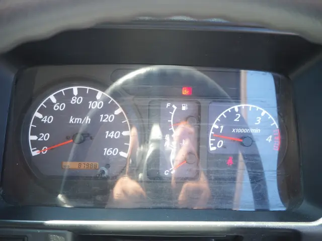 いすゞ エルフ PB-NKR81AN(2WD)の写真49