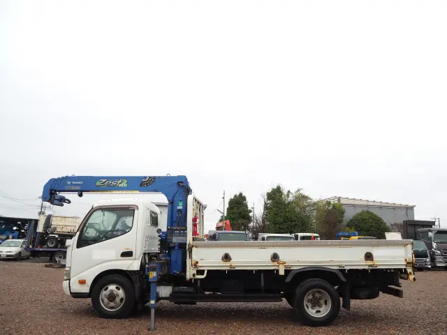 日野 デュトロ TKG-XZU695M(4WD)の写真2