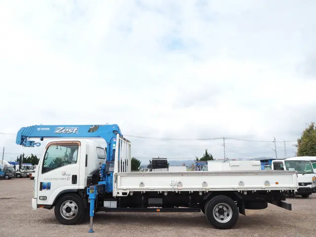 いすゞ エルフ 4HK1(2WD)の写真2