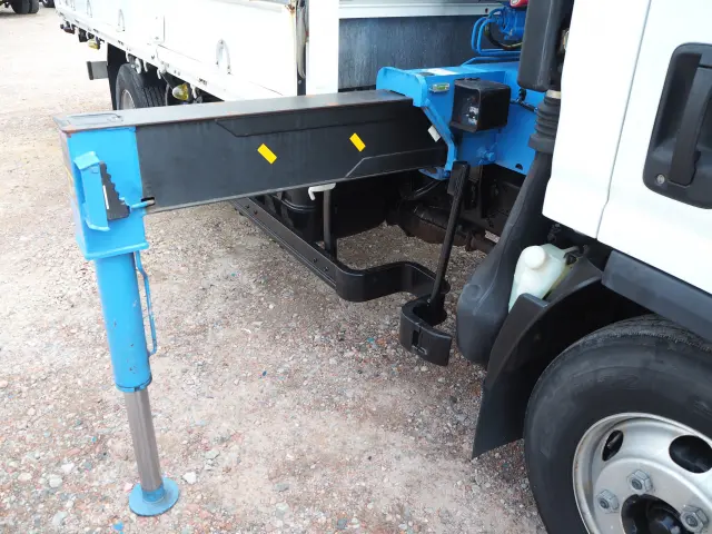 いすゞ エルフ 4HK1(2WD)の写真9