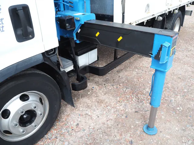 いすゞ エルフ 4HK1(2WD)の写真13