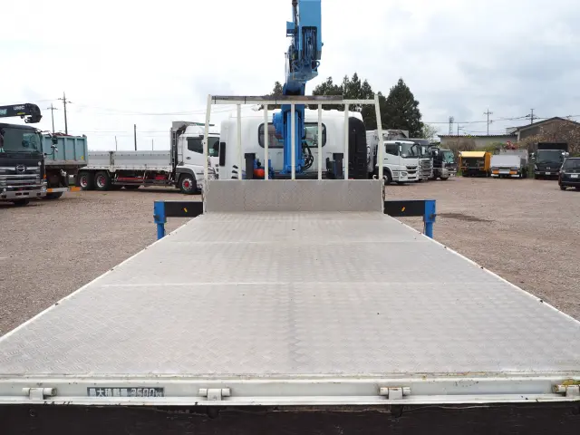 いすゞ エルフ 4HK1(2WD)の写真15