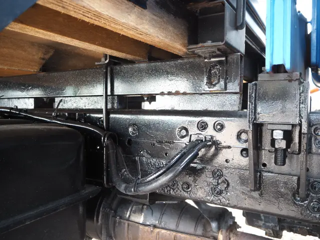 いすゞ エルフ 4HK1(2WD)の写真21