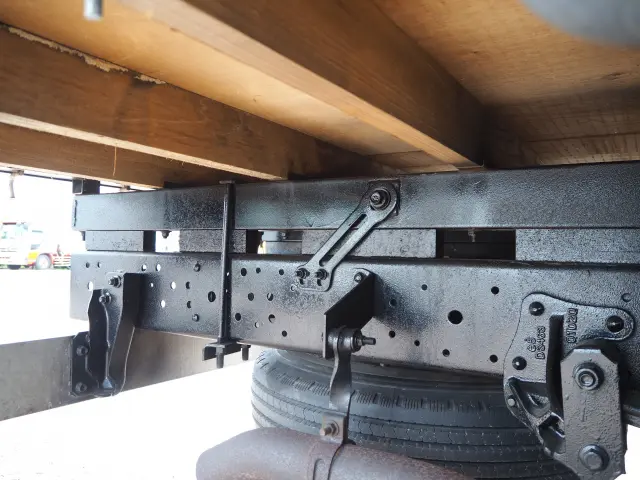 いすゞ エルフ 4HK1(2WD)の写真25