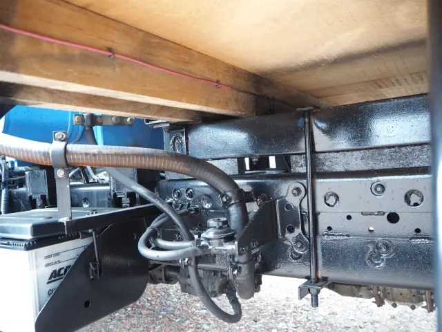 いすゞ エルフ 4HK1(2WD)の写真32