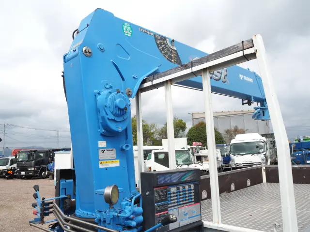 いすゞ エルフ 4HK1(2WD)の写真36