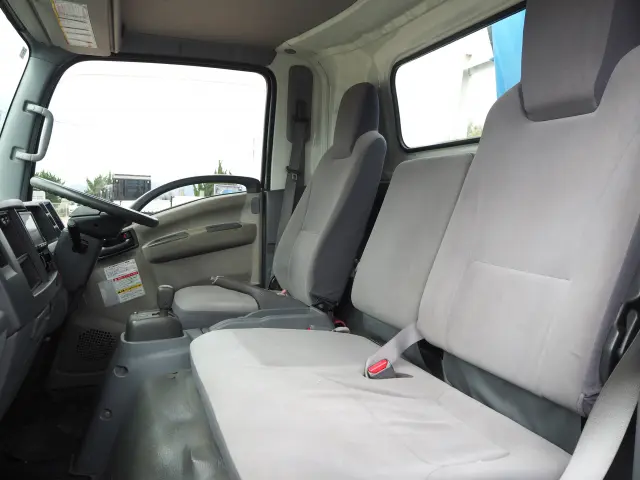 いすゞ エルフ 4HK1(2WD)の写真38