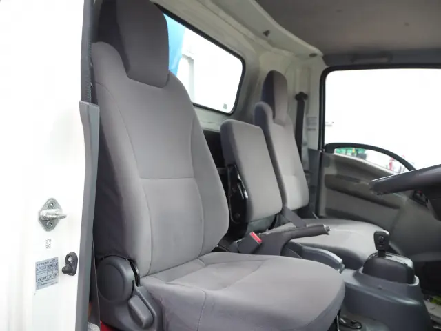 いすゞ エルフ 4HK1(2WD)の写真41