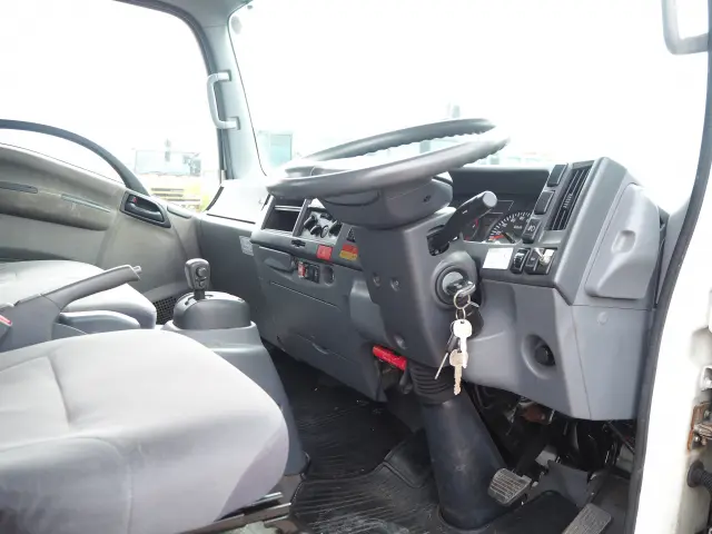 いすゞ エルフ 4HK1(2WD)の写真43