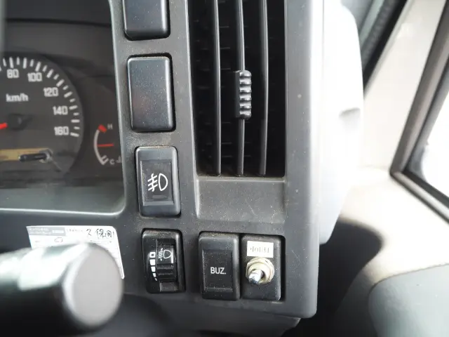 いすゞ エルフ 4HK1(2WD)の写真48