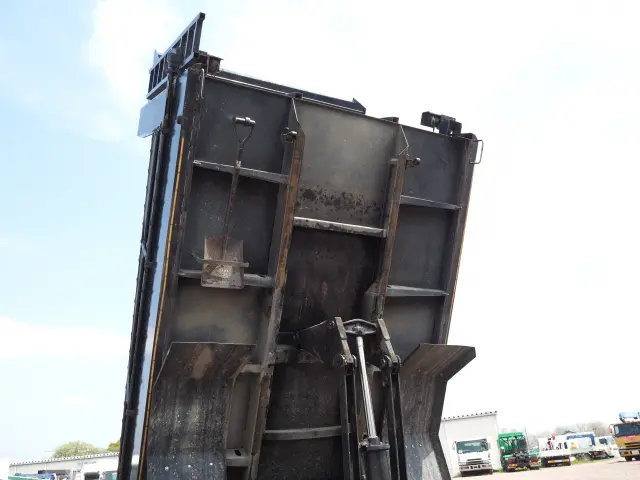 三菱 ファイター PA-FK61F(2WD)の写真12