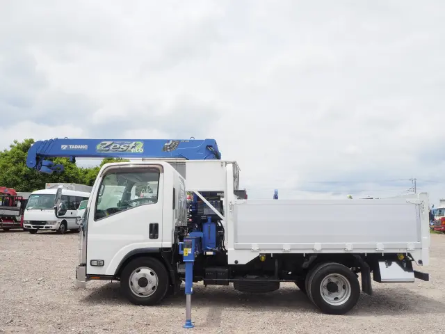 いすゞ エルフ TKG-NMS85AN(4WD)の写真2