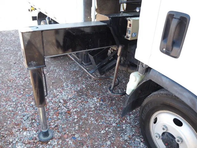 いすゞ エルフ TKG-NMS85AN(4WD)の写真9