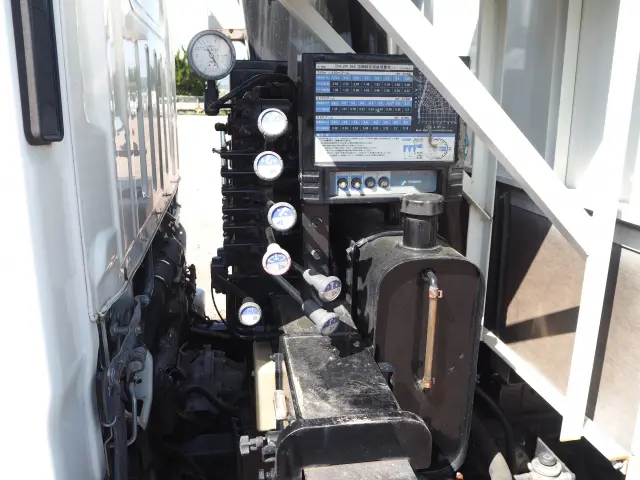 いすゞ エルフ TKG-NMS85AN(4WD)の写真14