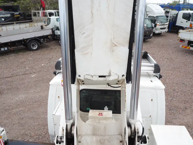 いすゞ エルフ BKG-NKR85AN(2WD)の写真10