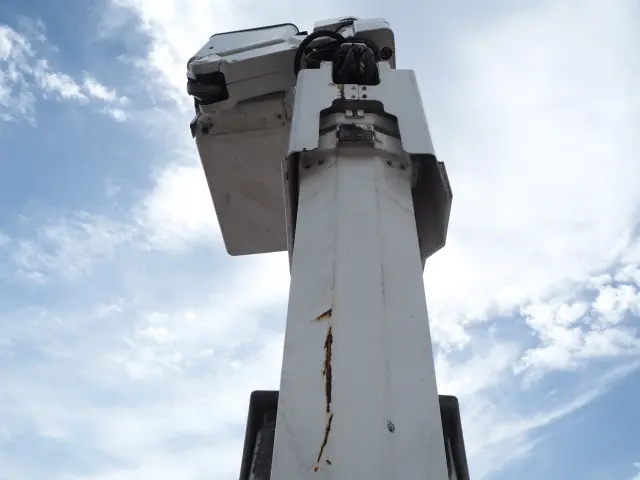 いすゞ エルフ BKG-NKR85AN(2WD)の写真11