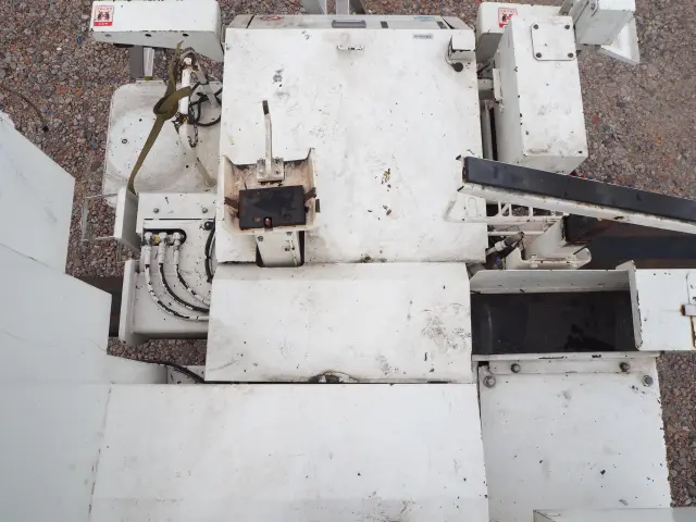 いすゞ エルフ BKG-NKR85AN(2WD)の写真13