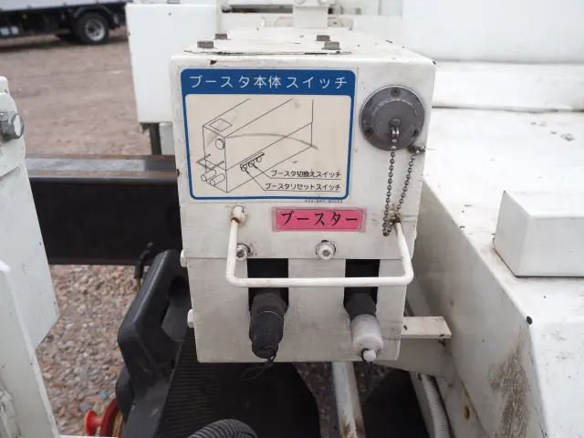 いすゞ エルフ BKG-NKR85AN(2WD)の写真22