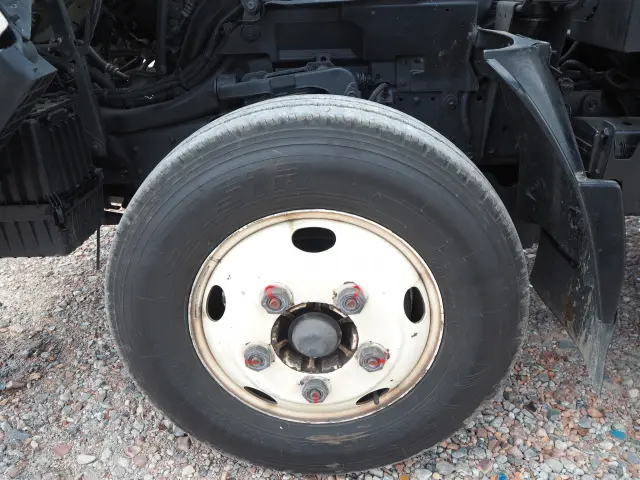 いすゞ エルフ BKG-NKR85AN(2WD)の写真31