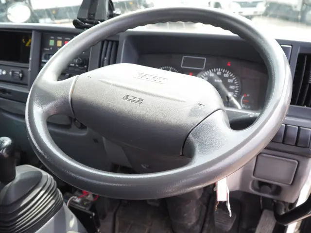 いすゞ エルフ BKG-NKR85AN(2WD)の写真43