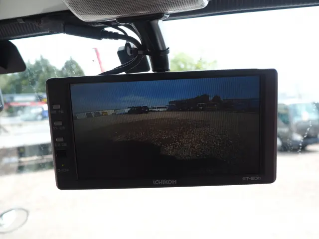 いすゞ エルフ BKG-NKR85AN(2WD)の写真47