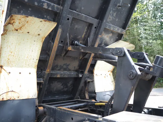 いすゞ フォワード TKG-FRR90S1(2WD)の写真14