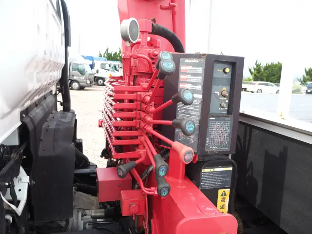 いすゞ エルフ PA-NPR81N(2WD)の写真14