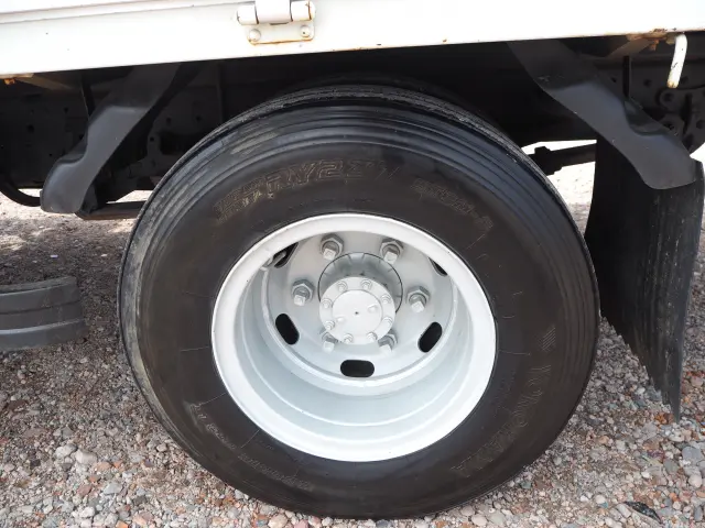 いすゞ エルフ PA-NPR81N(2WD)の写真32