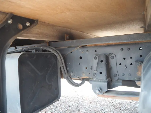 いすゞ エルフ PA-NPR81N(2WD)の写真34