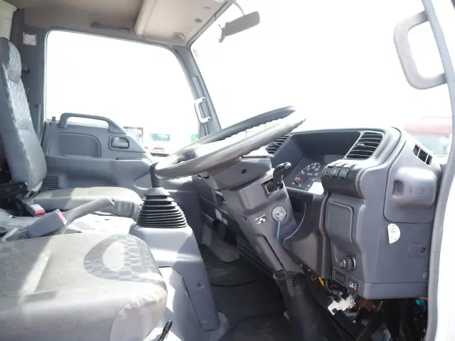 いすゞ エルフ PA-NPR81N(2WD)の写真43