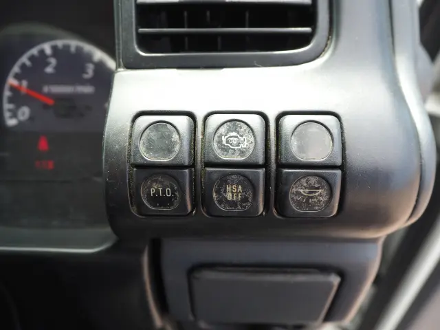 いすゞ エルフ PA-NPR81N(2WD)の写真48