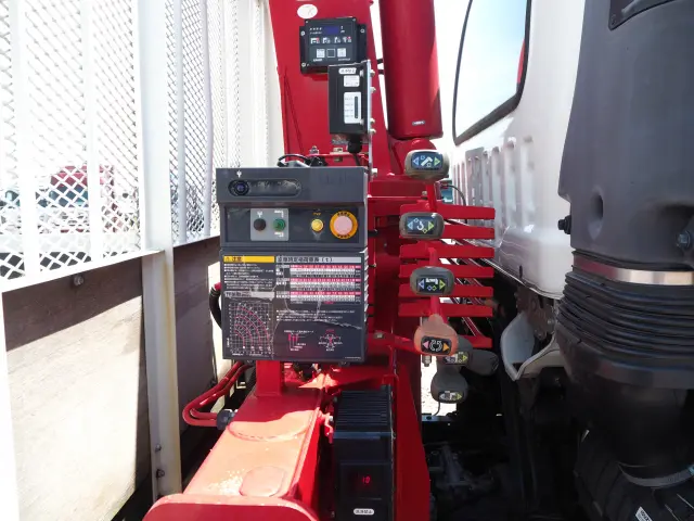 いすゞ フォワード 2RG-FRR90S2(2WD)の写真10