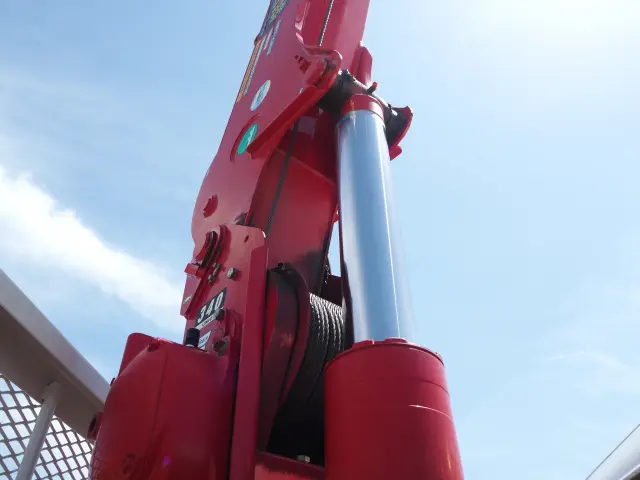 いすゞ フォワード 2RG-FRR90S2(2WD)の写真12