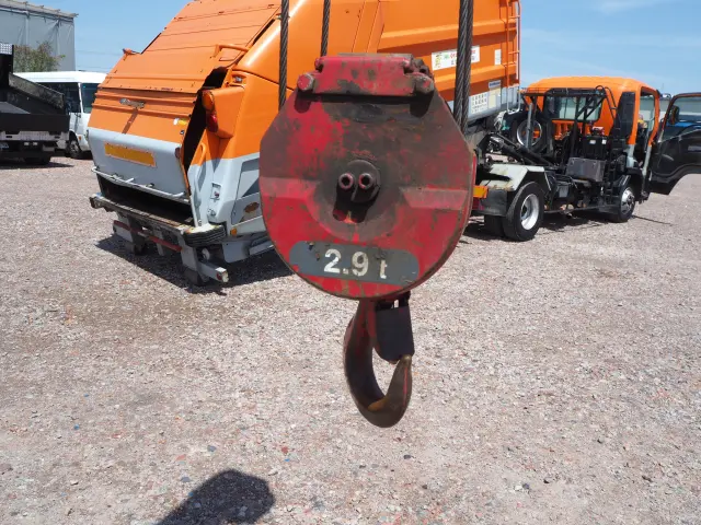 いすゞ フォワード 2RG-FRR90S2(2WD)の写真15