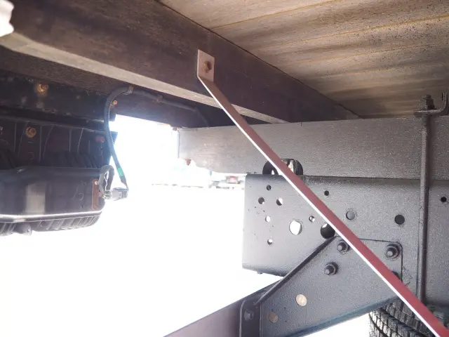 いすゞ フォワード 2RG-FRR90S2(2WD)の写真28