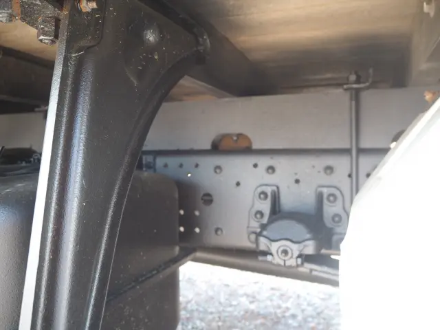 いすゞ フォワード 2RG-FRR90S2(2WD)の写真33