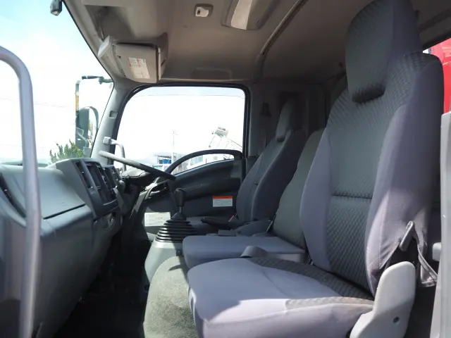 いすゞ フォワード 2RG-FRR90S2(2WD)の写真42