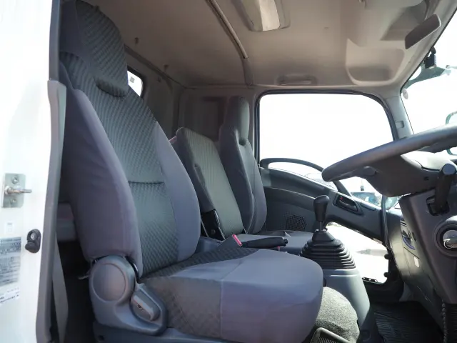 いすゞ フォワード 2RG-FRR90S2(2WD)の写真43