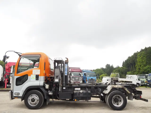 いすゞ フォワード PKG-FRR90S2(2WD)の写真2