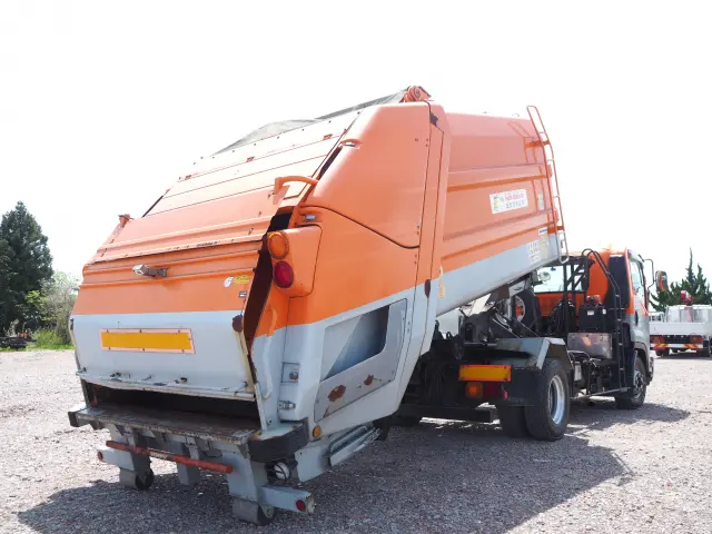 いすゞ フォワード PKG-FRR90S2(2WD)の写真5