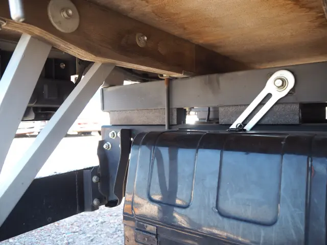 いすゞ エルフ 2RG-NKR88R(2WD)の写真23